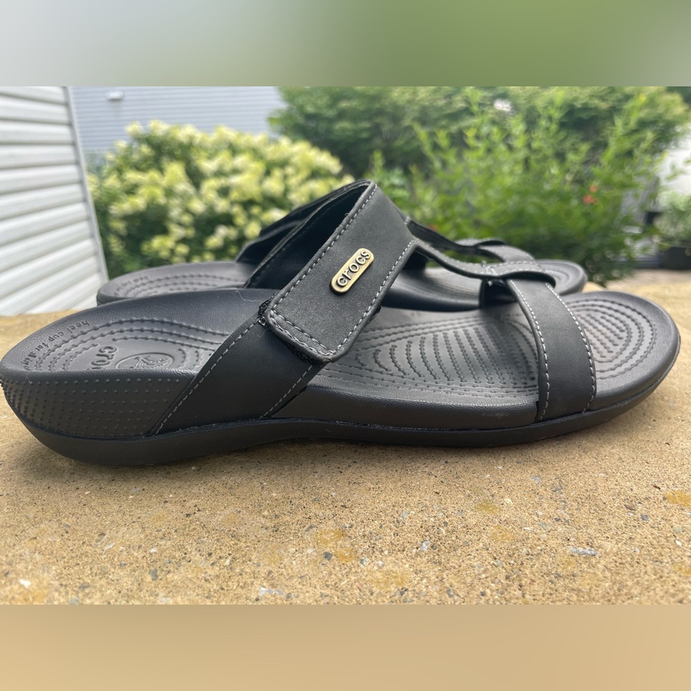 CROCS/EUC Black Sandals with Adjustable Straps Sz 7